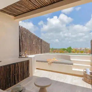 https://modern-2-bd-condo-private-rooftop-jacuzzi.tulum-hotels.net